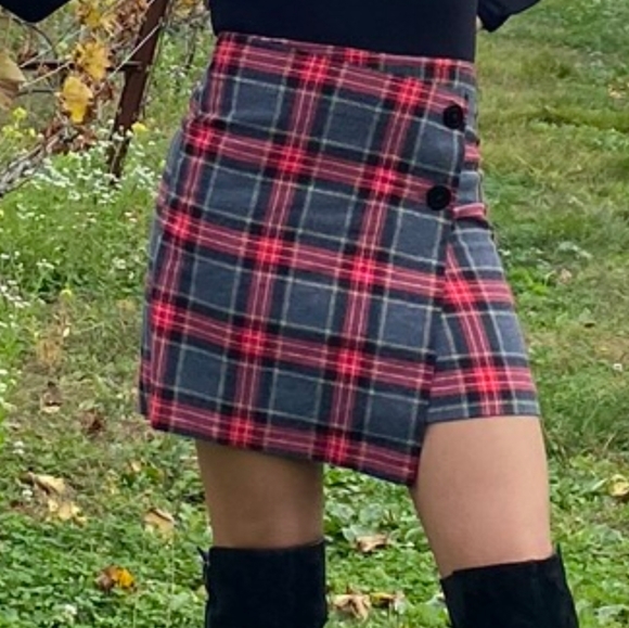 Skirt - Picture 2 of 2